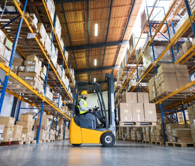 alat berat industri logistik